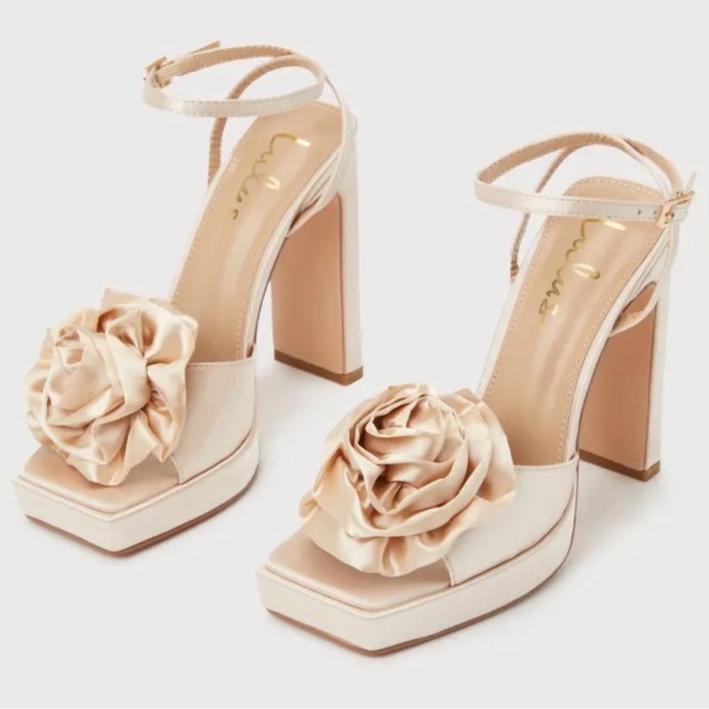 NWOT Lulu’s Aubriana Champagne Satin Flower Platform Ankle Strap Sandals size 10